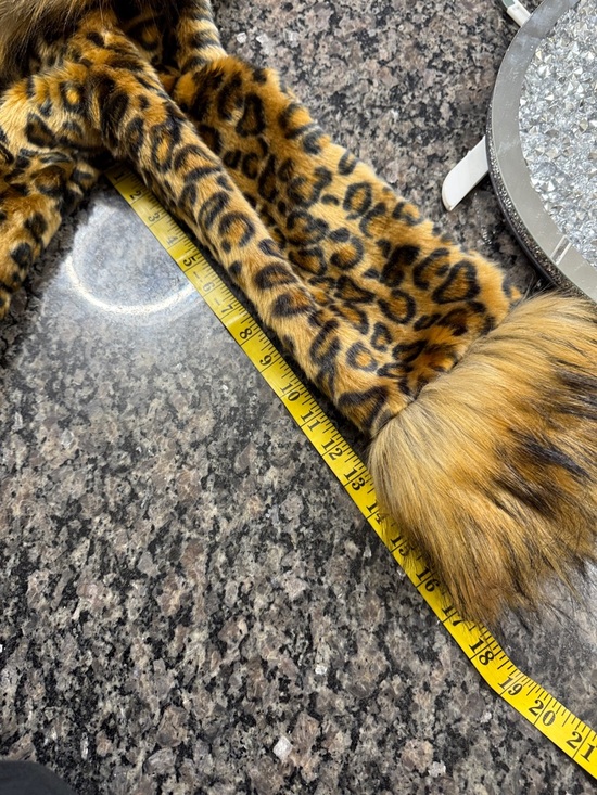 Jenniferm Leopard Print Faux Fur Coat with Trim EUC L - Picture 9 of 13